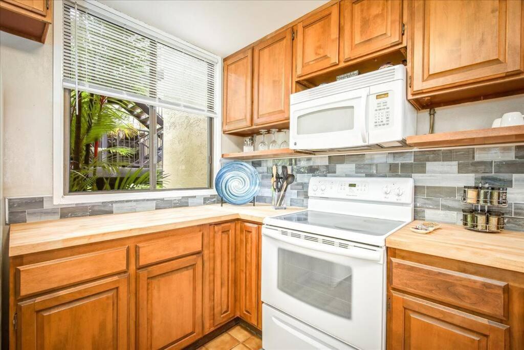 Beautiful 2/2 Condo In Kailua Kona. Ocean View! Exteriör bild
