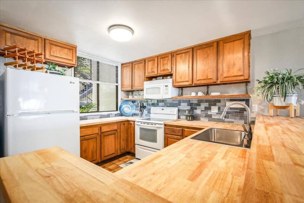 Beautiful 2/2 Condo In Kailua Kona. Ocean View! Exteriör bild