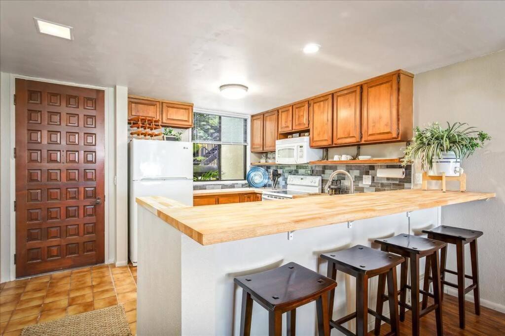 Beautiful 2/2 Condo In Kailua Kona. Ocean View! Exteriör bild